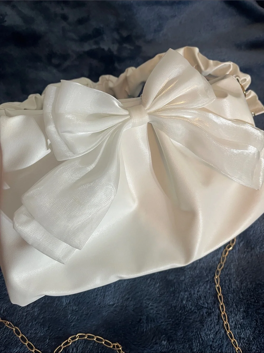 N/A white bow